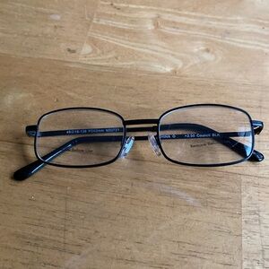 Council Blk +2,50 glasses never used